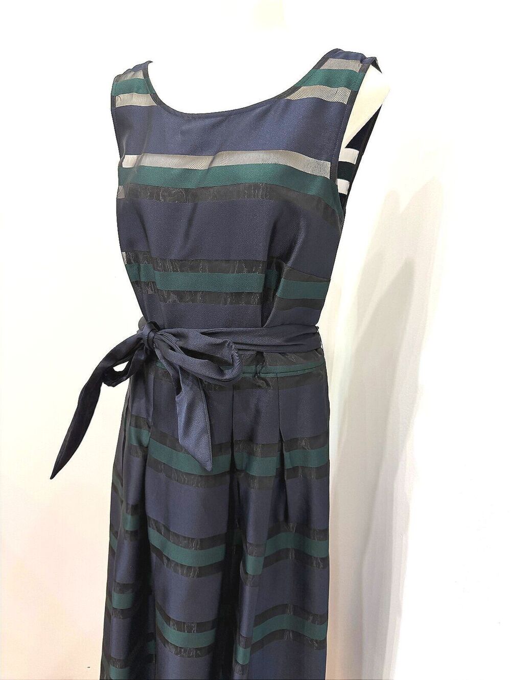 Talbots Beautiful Size 10 Women's Sleeveless Blue and Green Dress with Belt